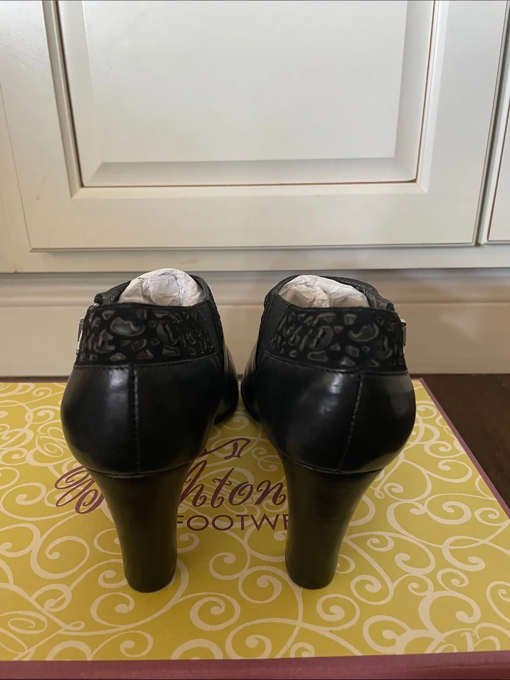 NWT BRIGHTON Pointed Leather Ankle Heeled Mules!